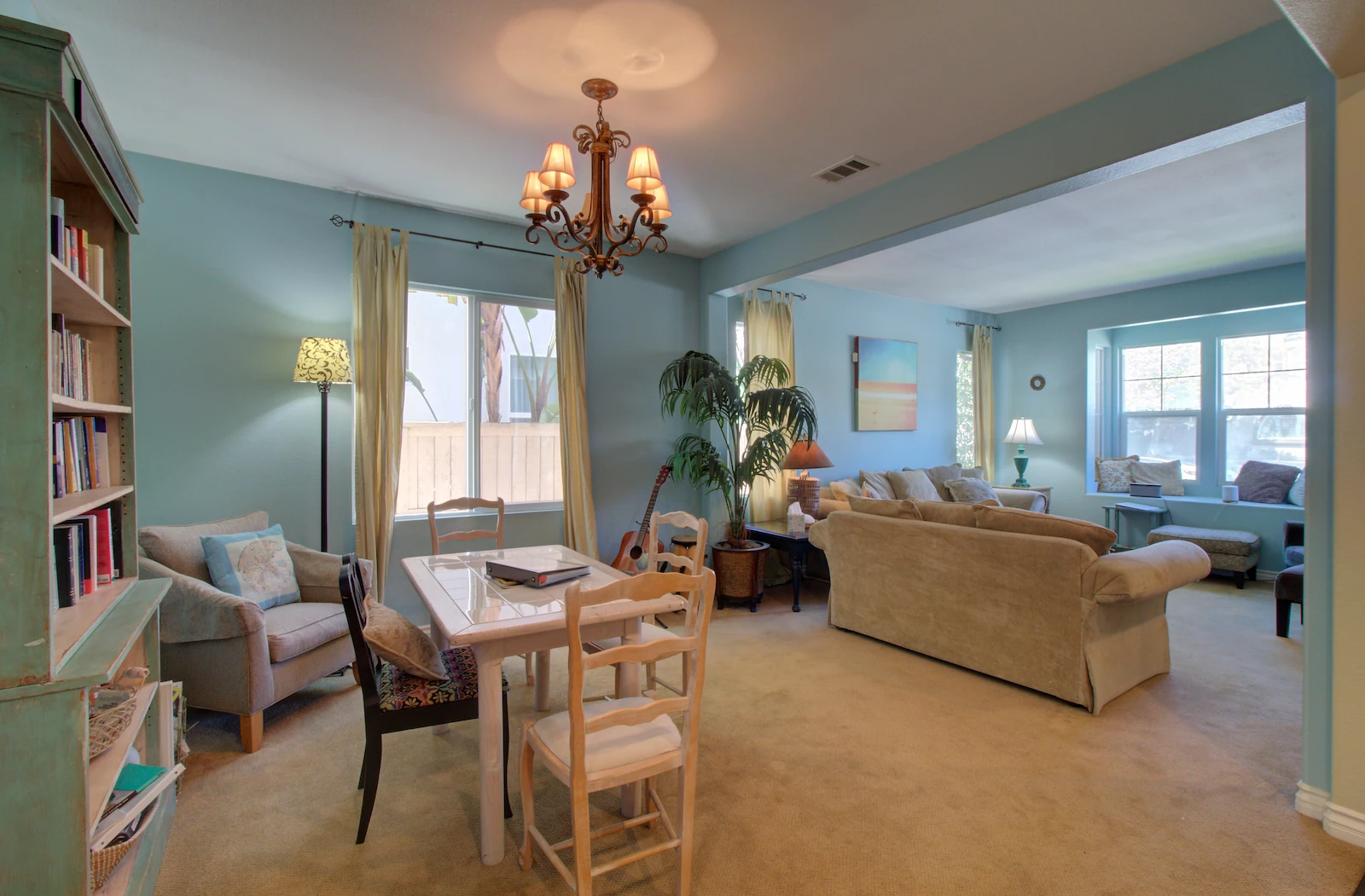 Comfortable residential treatment living space at Present Moments Recovery
